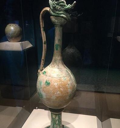 千年前的“海上丝路”：“黑石号”文物纽约展出